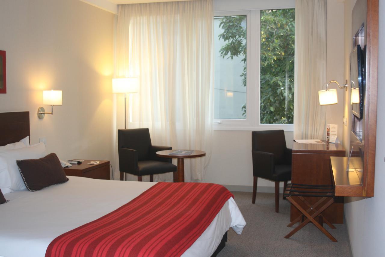 Howard Johnson Hotel Yerba Buena Esterno foto