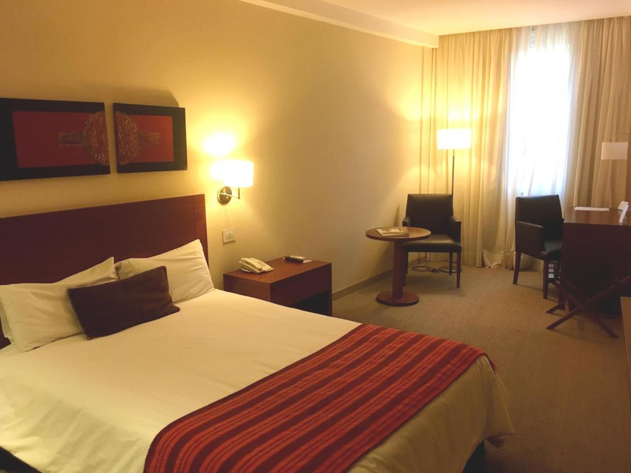 Howard Johnson Hotel Yerba Buena Esterno foto